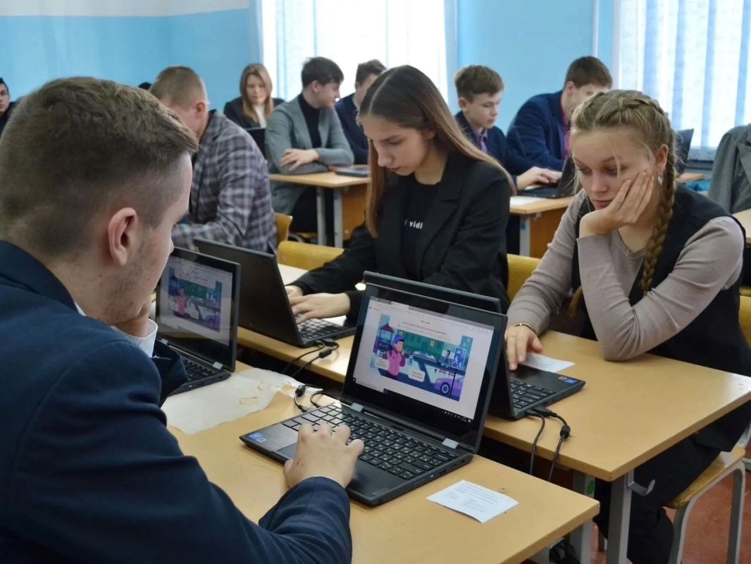 Более 13 тысяч новгородских школьников проверили свои дорожные знания