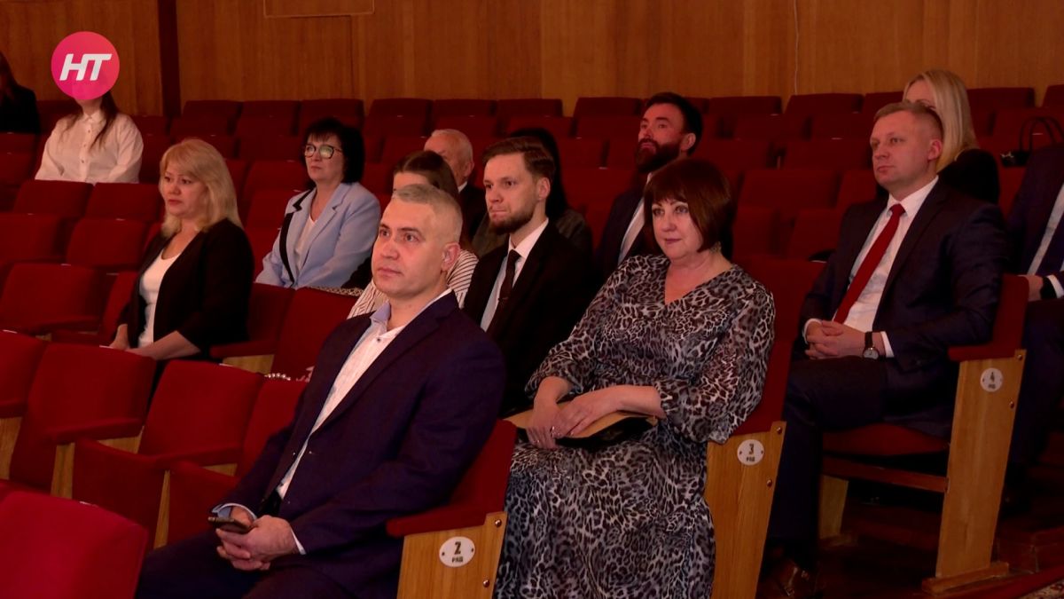 Сегодня новгородцы отметили День работников дорожного хозяйства Сегодня новгородцы отметили День работников дорожного хозяйства
