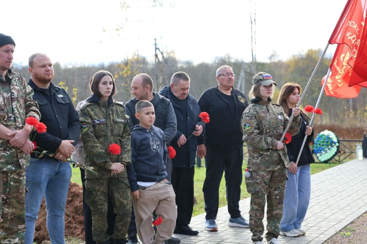 В Валдайском округе захоронили останки пяти советских воинов В Валдайском округе захоронили останки пяти советских воинов