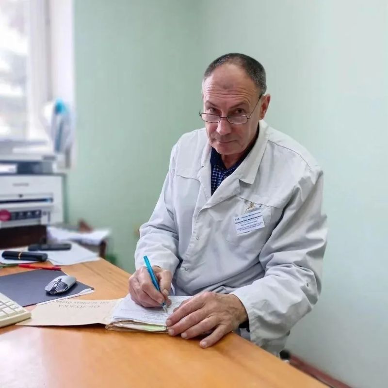 Валерий Яковлев поздравил участковых терапевтов с профессиональным праздником Валерий Яковлев поздравил участковых терапевтов с профессиональным праздником