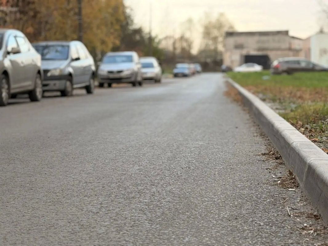Александр Розбаум: Уважаемые Новгородцы!. . В этом году, благодаря практике инициативного бюджетирования «Дорога к дому», проведены работы по ремонту трёх местных проездов к социально значимым объектам на улицах Южной... Александр Розбаум: Уважаемые Новгородцы!. . В этом году, благодаря практике инициативного бюджетирования «Дорога к дому», проведены работы по ремонту трёх местных проездов к социально значимым объектам на улицах Южной...