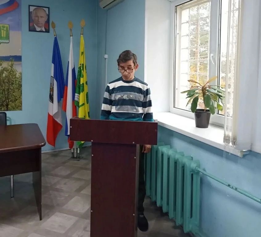 В Новгородской области уроженец Молдовы присягнул на верность Российской Федерации В Новгородской области уроженец Молдовы присягнул на верность Российской Федерации