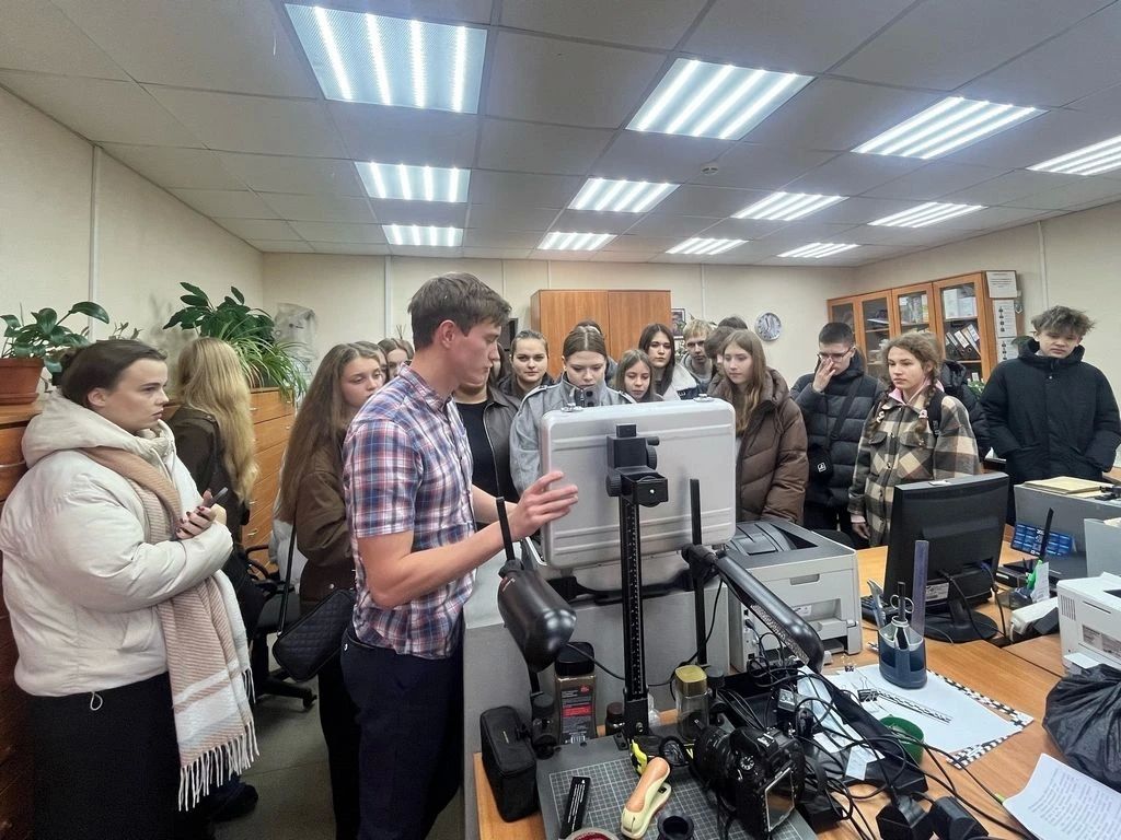 От теории к практике: будущие юристы Великого Новгорода погрузились в мир криминалистики От теории к практике: будущие юристы Великого Новгорода погрузились в мир криминалистики
