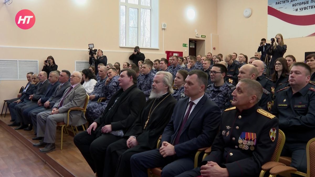 Лучшим сотрудникам вневедомственной охраны Росгвардии вручили награды Лучшим сотрудникам вневедомственной охраны Росгвардии вручили награды