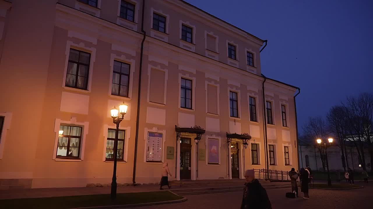 Губернатор Александр Дронов дал старт юбилейному фестивалю им. Достоевского